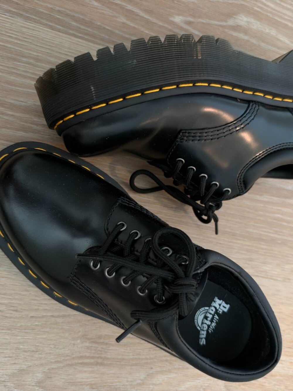 Dr. Martens 8053 Quad Platform Shoes Black Smooth Leather US 8 Worn Once